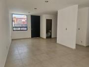 Casa en venta en Milenio III, cada recámara con baño