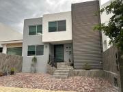 CASA EN VENTA EN MIRADOR DE GRAN JARDIN CON 3 RECAMARAS,...