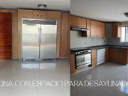 Casa en venta en Miravalle 4 recs 4 baños 2 medios...