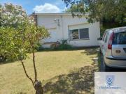 Casa en venta en Monte Hermoso, a metros del mar