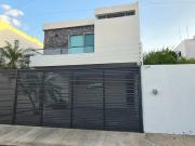 CASA EN VENTA EN MONTEBELLO