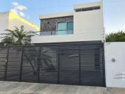 Casa en venta en Montebello