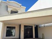 CASA EN VENTA EN MONTECARLO RESIDENCIAL