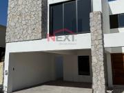 CASA EN VENTA EN MONTECARLO RESIDENCIAL