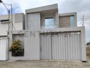 Casa en venta en Montecristi Hermosa y Hogareña