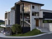 CASA EN VENTA EN MONTERREY SIERRA ALTA 4 HABITACIONES