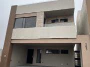 Casa en Venta en Montserrat Dominio Cumbres, García NL