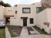 CASA EN VENTA EN MORELIA, FRACC. JARDINES DE VISTA BELLA