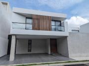 CASA EN VENTA EN MORILLOTLA, HABITACI?N EN PLANTA BAJA,...