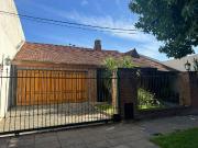 Casa en venta en Morón. Amplio lote