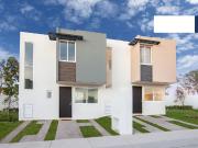CASA EN VENTA EN NUEVO DESARROLLO AL SUR DE LA CIUDAD...