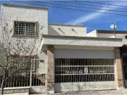 Casa en venta en Nuevo San Isidro, Torreón, Coahuila de...