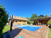 Casa en venta en Olías del Rey. MAGNIFICO CHALET...