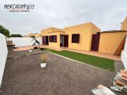Casa en venta en Oliva La, Corralejo. Chalet Adosado en...