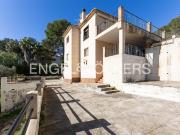 Casa en venta en Oliva, Oliva Pueblo. Exclusiva Villa...