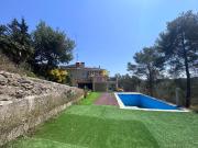 Casa en venta en Olivella. Chalet familiar con jardín y...