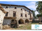 Casa en venta en Olot. Masía de 6 habitaciones en Olot....