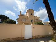 Casa en venta en Orihuela, Cabo Roig. Casas.