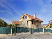 Casa en venta en Oviedo, Parroquias Sur La Manjoya. Al...