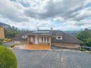 Casa en venta en Pallejà. Fantástica casa con piscina....