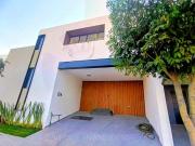 Casa en venta en Parque Aguascalientes, Centuria 43 –...