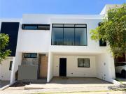 Casa en Venta en Parque Aguascalientes Lomas de...