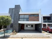 CASA EN VENTA EN PARQUE AGUASCALIENTES, ZONA LOMAS DE...