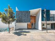 CASA EN VENTA EN LOMAS DE ANGELÓPOLIS, PARQUE COLIMA