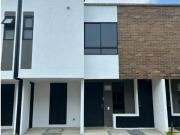 casa en venta en parque natura. Cod V113785