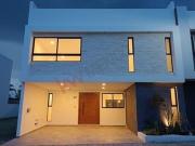 Casa en Venta en Parque Nayarit, San Blas 4 Recámaras y...