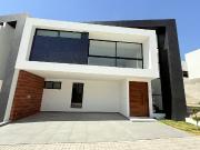 Casa en Venta en Parque Nayarith Lomas de Angelópolis...