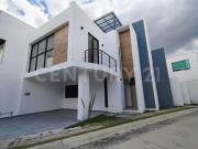 Casa en Venta en Parque Yucatán, Lomas de Angelópolis,...