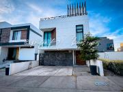 Casa en Venta en Parques Vallarta | 4 Recámaras, Roof...