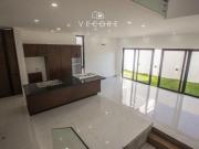 CASA EN VENTA EN PARQUES VALLARTA, ZAPOPAN