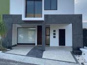 Casa en Venta en Paseo del Parque Tres Marías