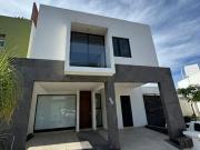 Casa en venta en Paseo del Parque, Tres Marías, Morelia
