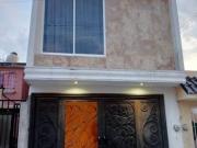 CASA EN VENTA EN PASEOS DE LA CIMA LEON GTO ZONA NORTE...