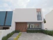 CASA EN VENTA EN PASEOS DEL PARQUE TRES MARIAS