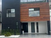 Casa En Venta En PB Habitación Terrazas Roof Amueblada...