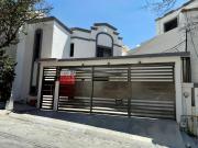 CASA EN VENTA EN PEDREGAL DE LA SILLA, ZONA SUR DE MONTERREY