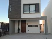 Casa en venta en Pequeña Zona Industrial, Torreón,...