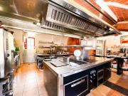 Casa en venta en Peralada. Histórica masía en Mollet de...