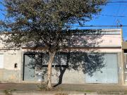 CASA EN VENTA EN PERGAMINO CON PATIO