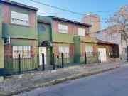 CASA EN VENTA EN PERGAMINO EN EL CENTRO CON PILETA