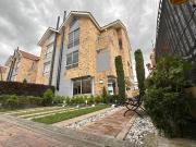casa en venta en pinares. Cod V5451