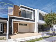 Casa en Venta en pirvada en Mayorazgo León Gto