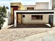 CASA EN VENTA EN PORTA FONTANA