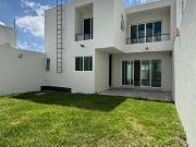 CASA EN VENTA EN PORTA FONTANA ZONA NORTE CON 3...