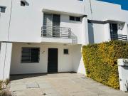 Casa en venta en PORTON DEL VALLE por la antorcha zona...