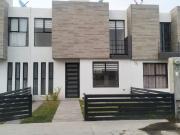 CASA EN VENTA EN POZOS, EN PRIVADA CON AMENIDADES,...